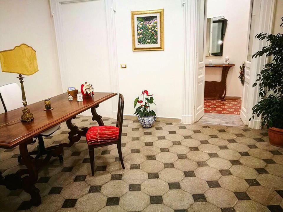 B&B Resta Cu Mme Неаполь Экстерьер фото